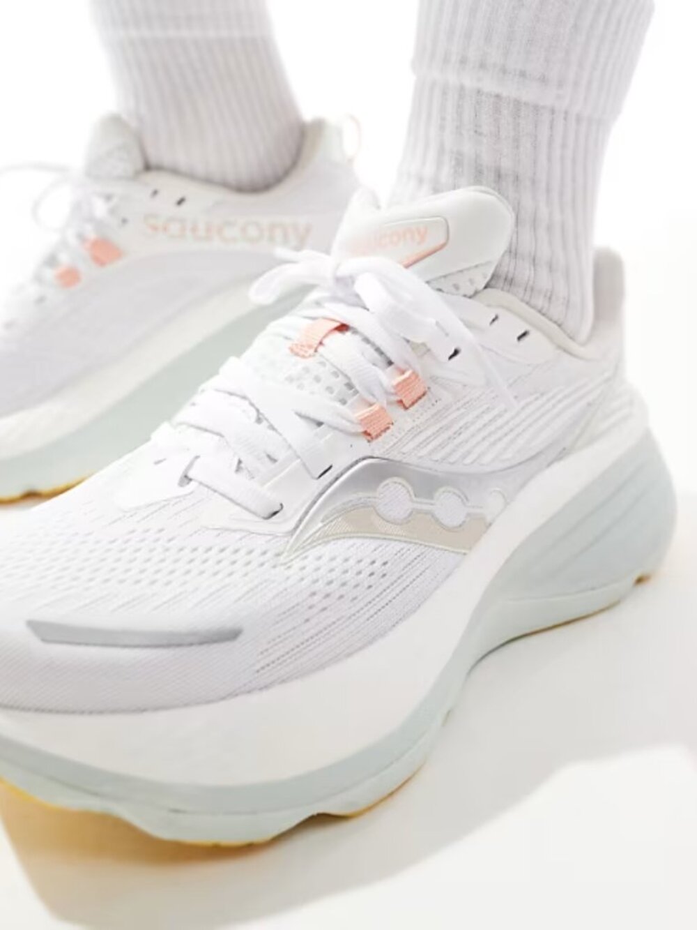 Saucony Women's White Foam Mint Hurricane 24 Train Athletic Running Shoes Size 7